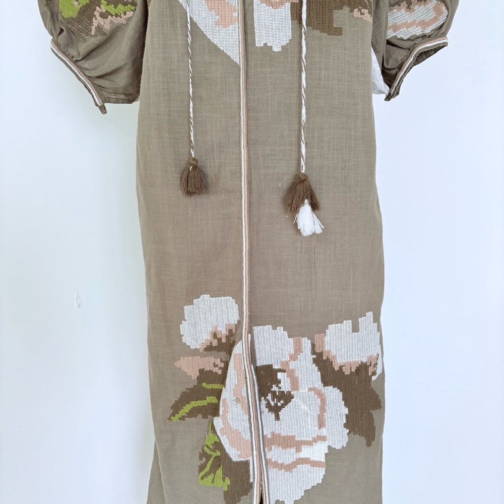 Embroidered Linen Maxi Dress. - Picture 3 of 9